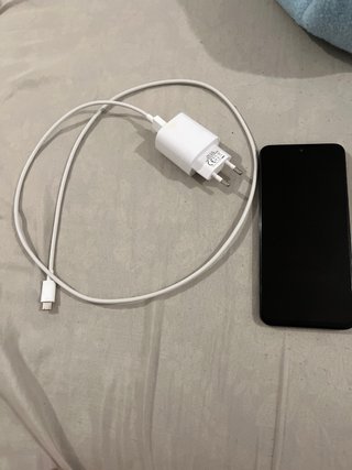 Se vende movil marca Honor 90 lite con cargador