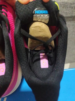 A ESTRENAR, Zapatillas hoka crifton 9