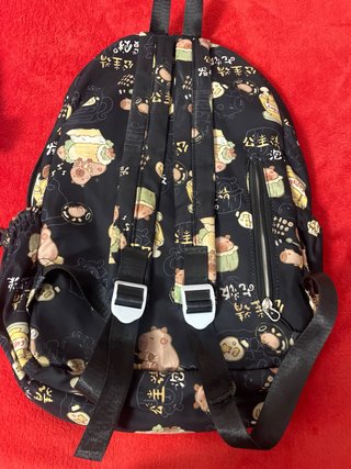 Mochila Capibara Copybara Negra Multicolor