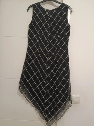 Vestido de fiesta negro y rosa