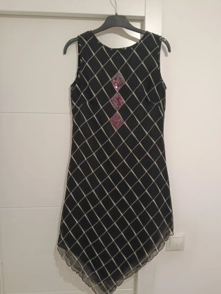 Vestido de fiesta negro y rosa