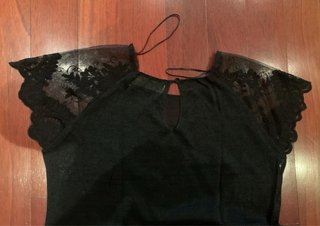 Camiseta negra manga corta encaje