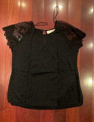 Camiseta negra manga corta encaje