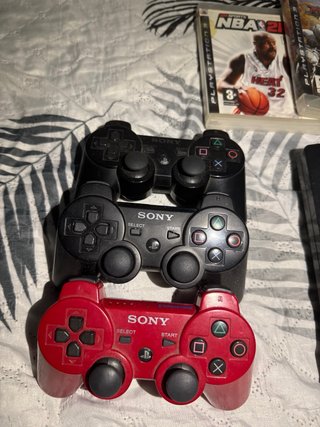 Consola PS3 + 4 Juegos + 2 Mandos