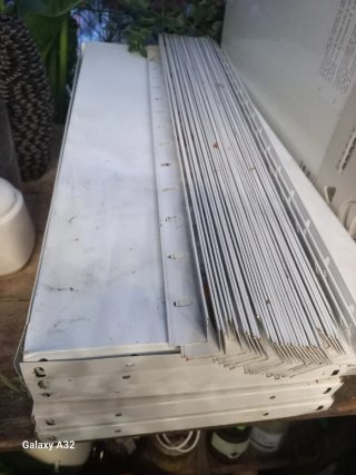 Estanterías metálicas blancas chapas 0.75 por 0.30