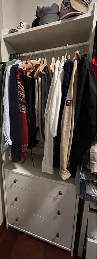 Armadio IKEA bianco con cassetti