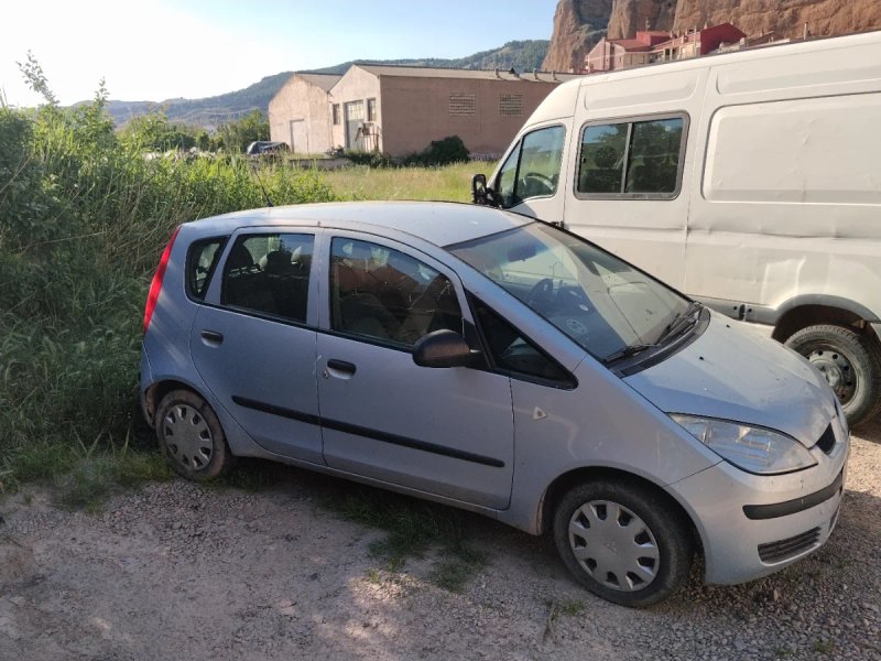 Mitsubishi Colt 2006 - foto 1