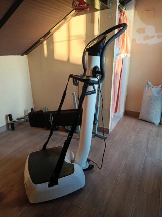 Plataforma Vibratoria Merit Fitness V1000
