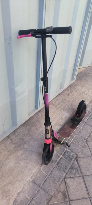 Patinete infantil  rosa y plateado. Oxelo midi 9
