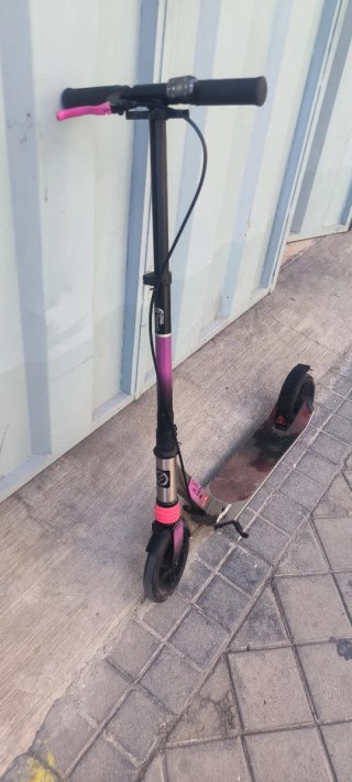 Patinete infantil  rosa y plateado. Oxelo midi 9