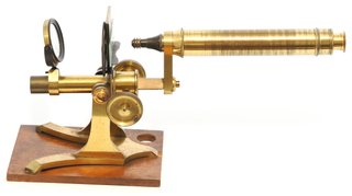 Microscopio antiguo inglés (c.1860)