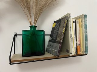 ESTANTERIAS/REPISAS DE PARED MADERA Y METAL.