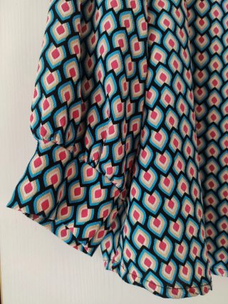 Blusa estampado geométrico talla S