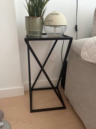 Mesa auxiliar cristal y metal