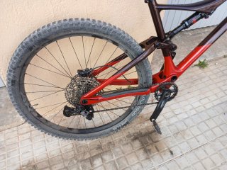 Bicicleta de montaña doble suspensión