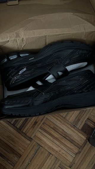 New Balance 1906L Negro/Blanco talla 42