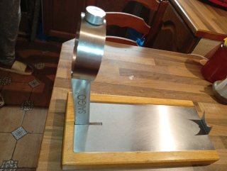 Soporte jamonero SAIGO madera y metal
