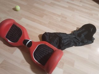 Hoverboard Blanco con fundas rojas