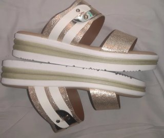 Sandalias Zueco Oro y Blanco súper Cómodas