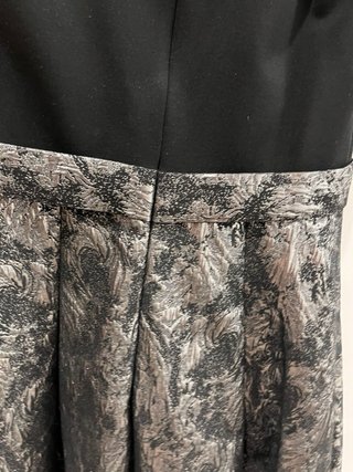 Vestido fiesta negro y plateado con pedrería