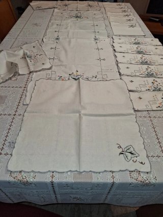 Mantelería bordada floral