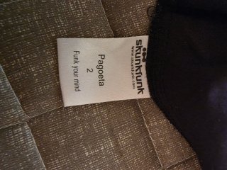Vestido negro Skunkfunk con estampado