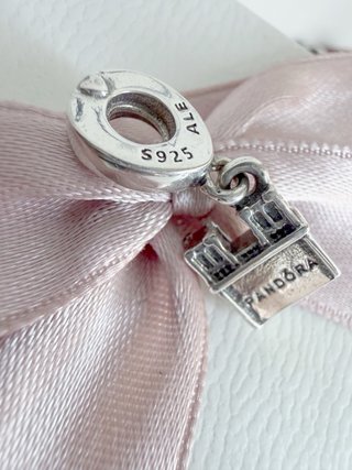 Pandora Notre Dame Charm Plata 925