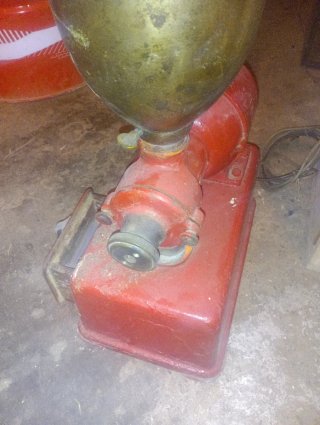 Molinillo de café industrial antiguo