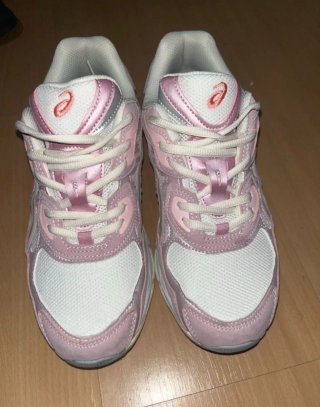 Zapatillas Asics Gel Rosa y Blanco