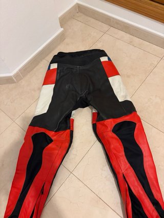 Chaqueta y pantalón de moto Repsol Honda