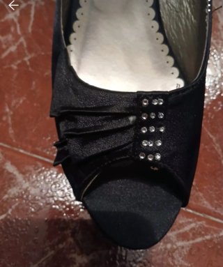 Zapatos de salón negros raso brillantitos