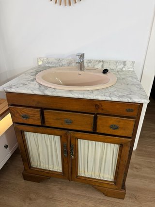 Mueble de baño madera maciza y mármol