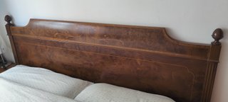 Cómoda, cabecero de cama y mesas de noche