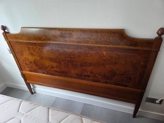 Cómoda, cabecero de cama y mesas de noche