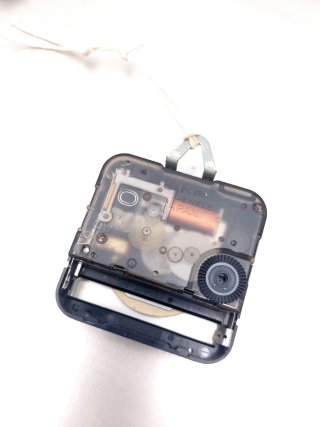 Kriptonite orologio vintage di design industriale