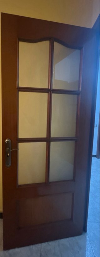 Puerta madera con cristal