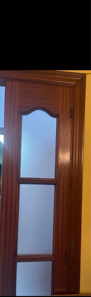 Puerta madera con cristal