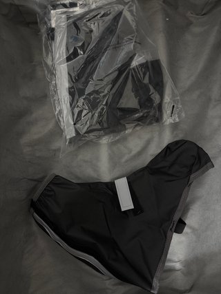 Ropa repartidor y 2 mochilas