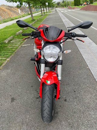 Ducati Monster 696 Roja