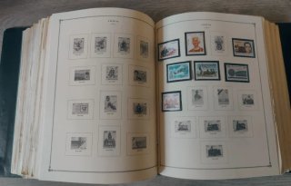 Album de Sellos Scott con más de 1000 sellos