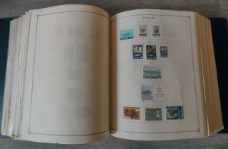 Album de Sellos Scott con más de 1000 sellos
