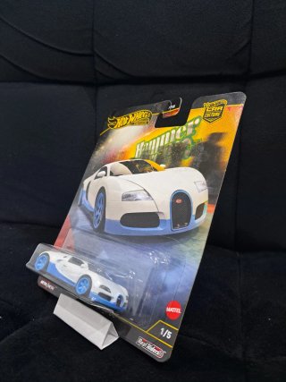 Hot Wheels Premium Bugatti Veyron