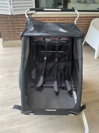 Remolque Thule para llevar a 2 niños