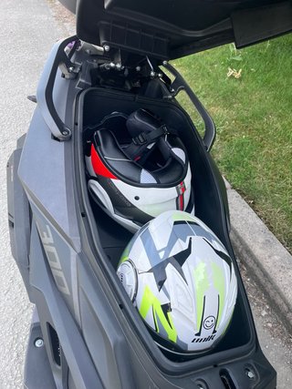 Wottan 300 Maxi Scooter Negra/Gris