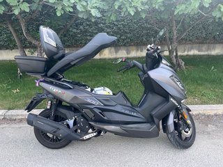 Wottan 300 Maxi Scooter Negra/Gris