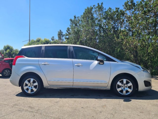 Peugeot 5008 2015