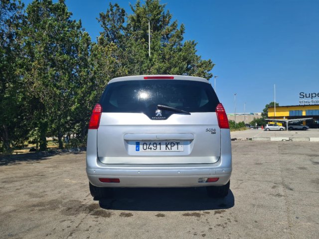 Peugeot 5008 2015