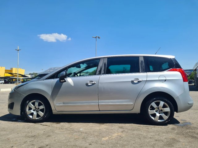 Peugeot 5008 2015