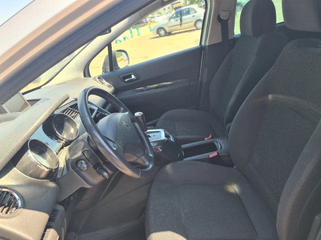 Peugeot 5008 2015