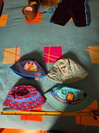 4 Cappellini per Bambini 6-24 Mesi
